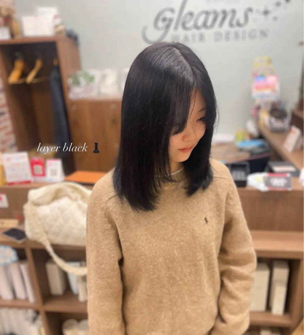 セミロング カラー 黒髪 ヘアカラー シミズ カエデ🍁のヘアスタイル