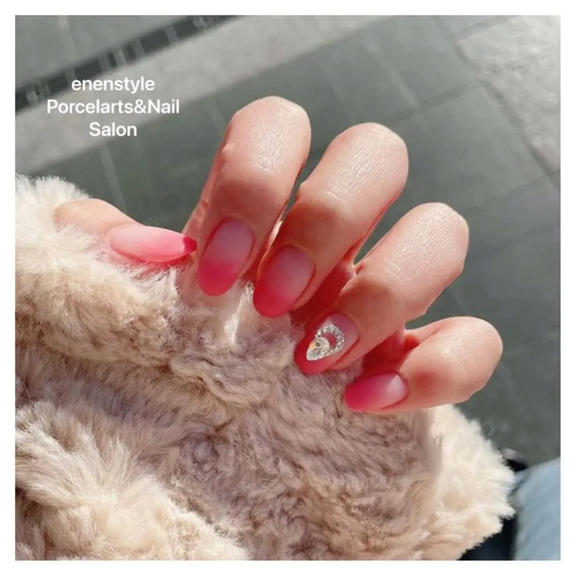 ミディアム ネイル ハンドネイル 🐾enen style 🐾のネイルデザイン