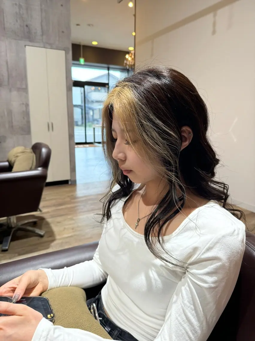 セミロング カット ヘアカラー yuimarl切田 はじめ✨のヘアスタイル