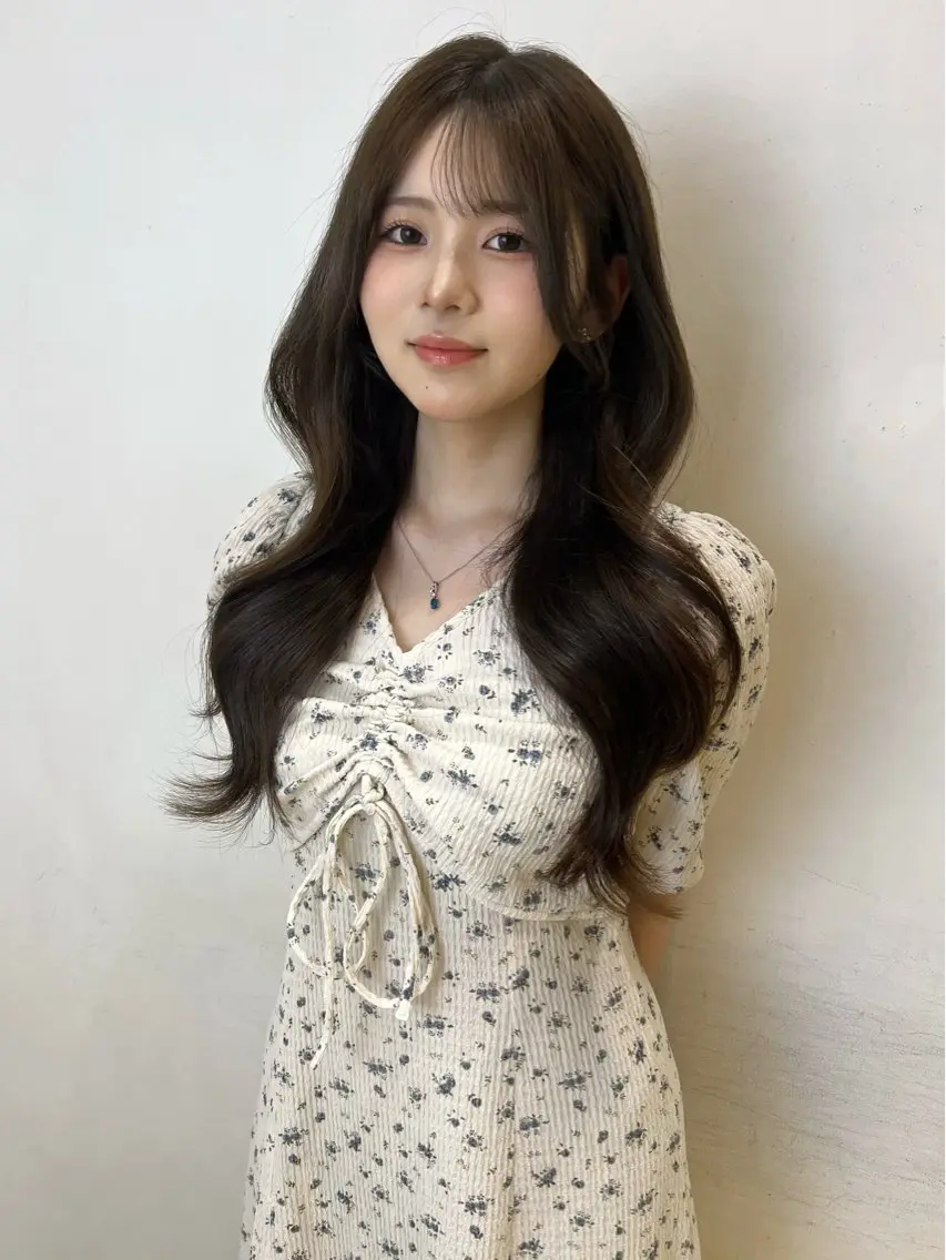 ロング くびれヘア 顔まわりレイヤー 顔周りカット 髪質改善 韓国風ヘア ヘアカラー 'AXIS 栄 Konomiのヘアスタイル