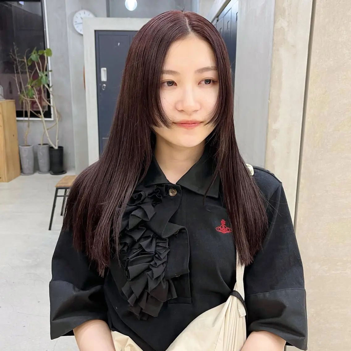 ミディアム カラー 顔周りカット 村田 春歌のヘアスタイル