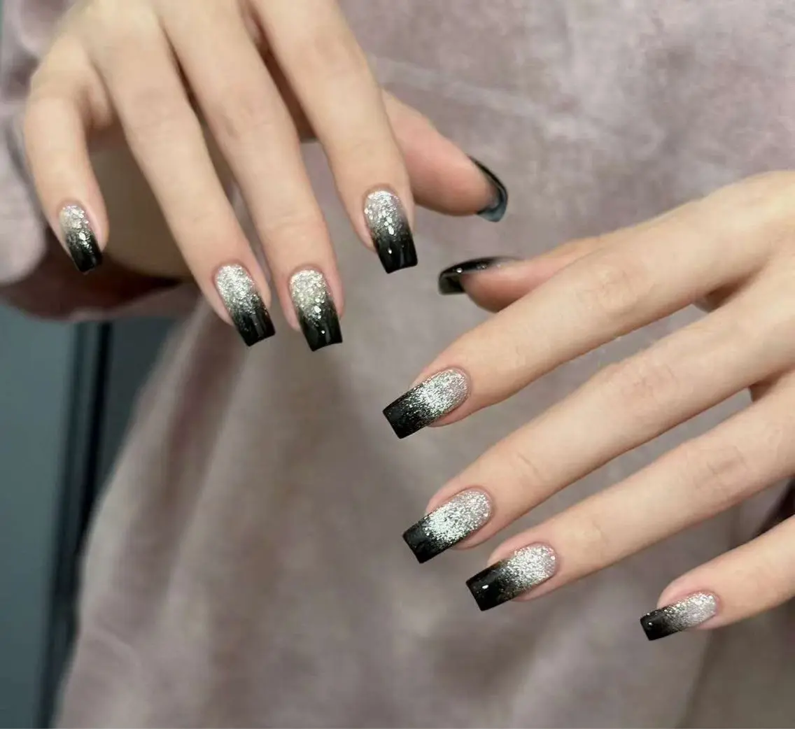 ネイル オーロラネイル フラワーネイル フットネイル フレンチネイル ジェルネイル ハンドネイル ハンドケア BabyYouMi nailのネイルデザイン
