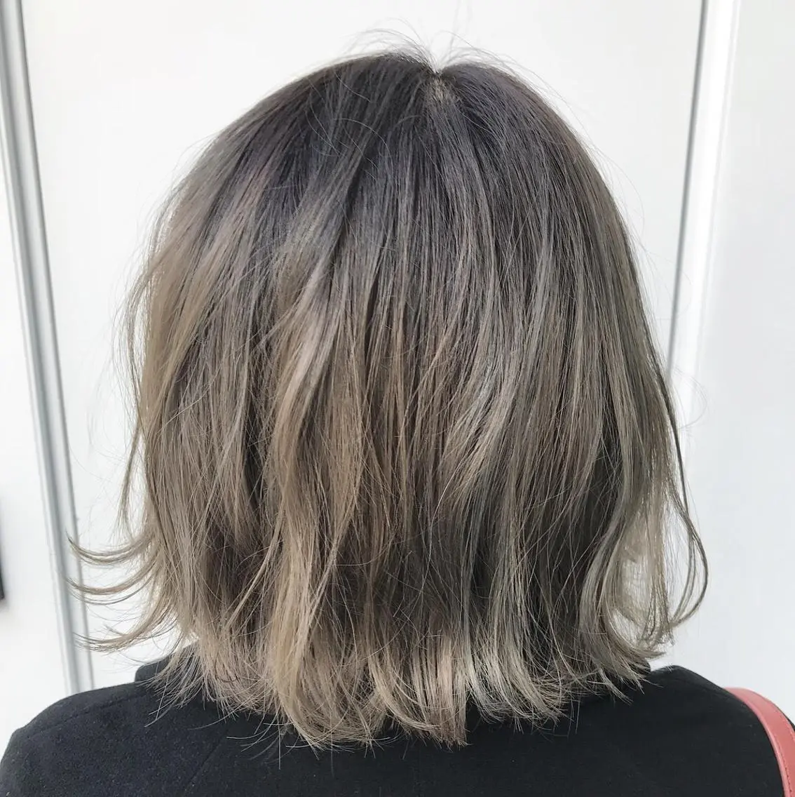 ミディアム カラー ブリーチ グレージュ ハイライトカラー ハイライト カット ヘアカラー トリートメント 武田 久司のヘアスタイル
