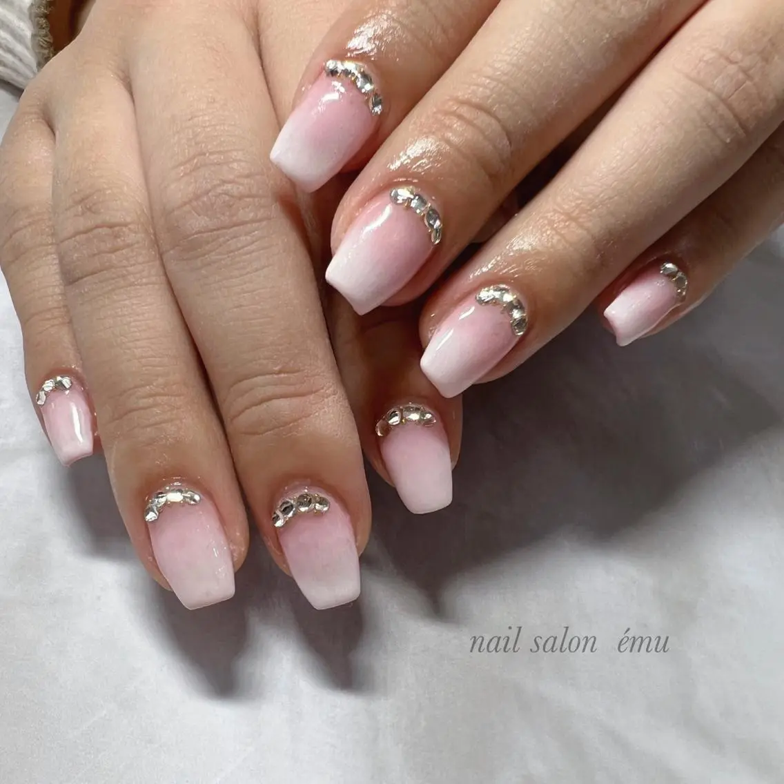 ミディアム ネイル ハンドネイル nail salon émuのネイルデザイン