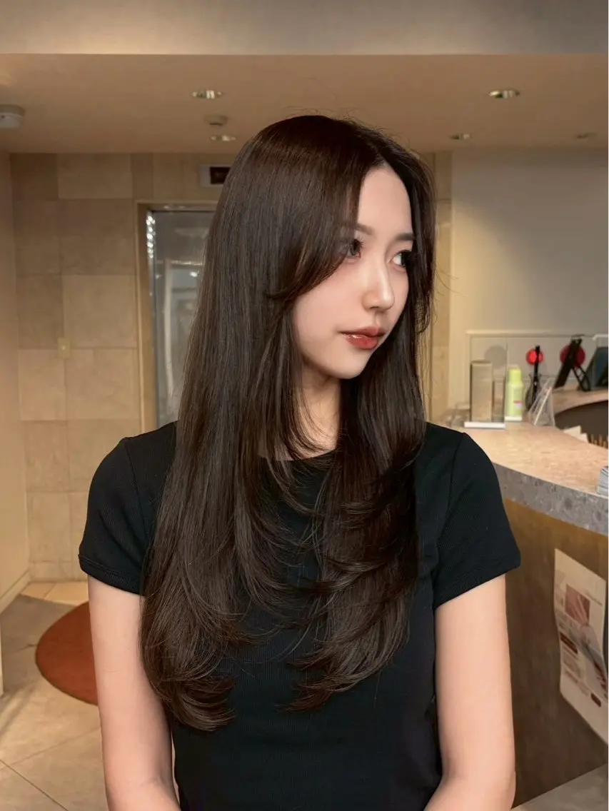 ロング カラー 宮下 藍李のヘアスタイル
