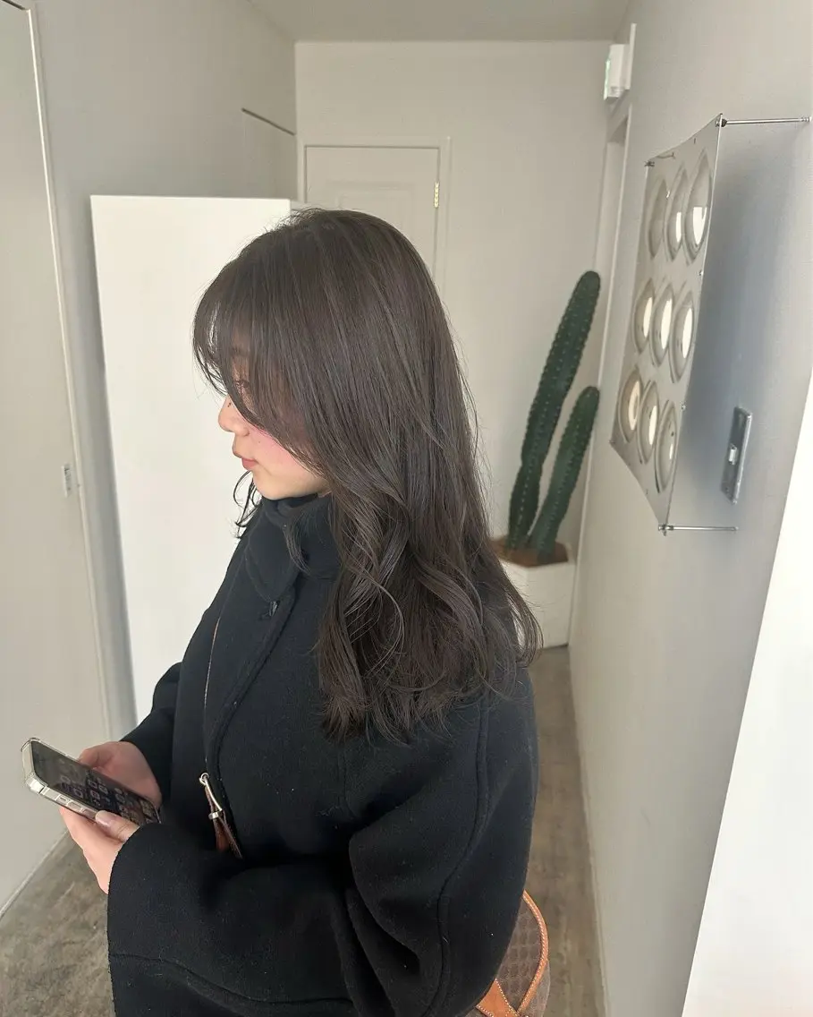 ロング カラー ベージュカラー グレージュ イルミナカラー 髪質改善 似合わせカット 透明感カラー/顔周り レイヤー/髪質改善のヘアスタイル