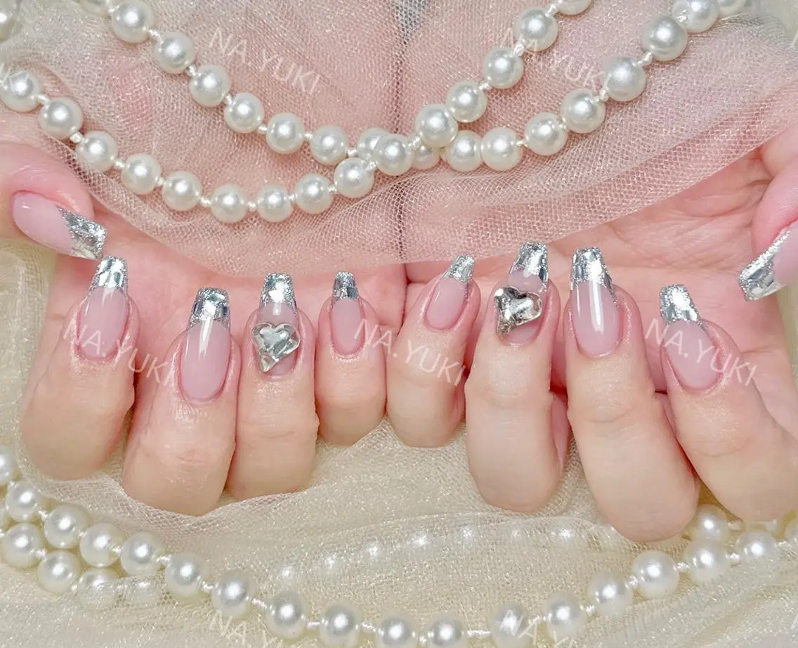 ネイル ハンドネイル ハンドケア 🌷 Mooning 🌷のネイルデザイン