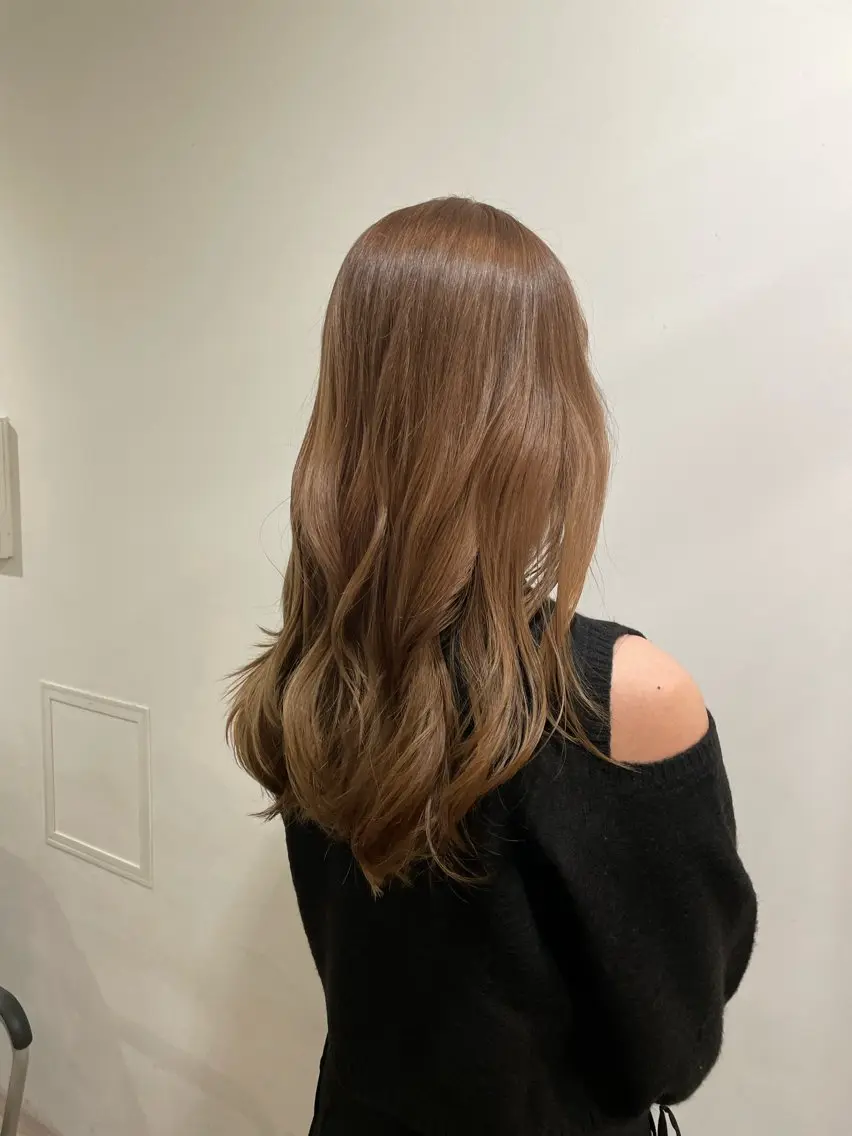 ロング ヘアカラー オオシマ ミユのヘアスタイル