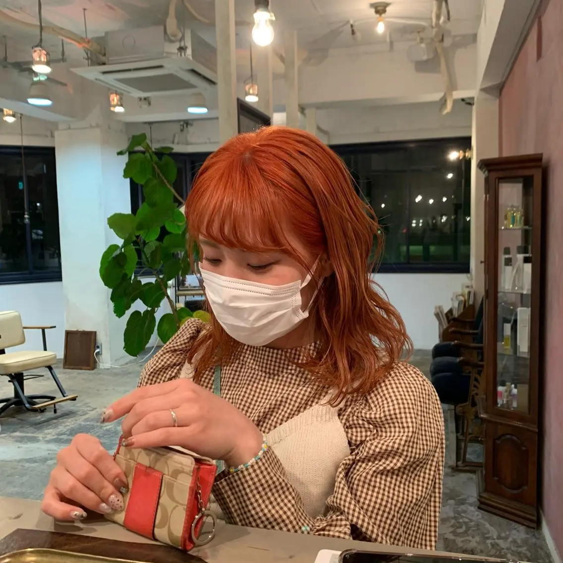 セミロング カラー ブリーチ オレンジ ヘアカラー 似合わせカット ケアパーマ喜来雅由のヘアスタイル