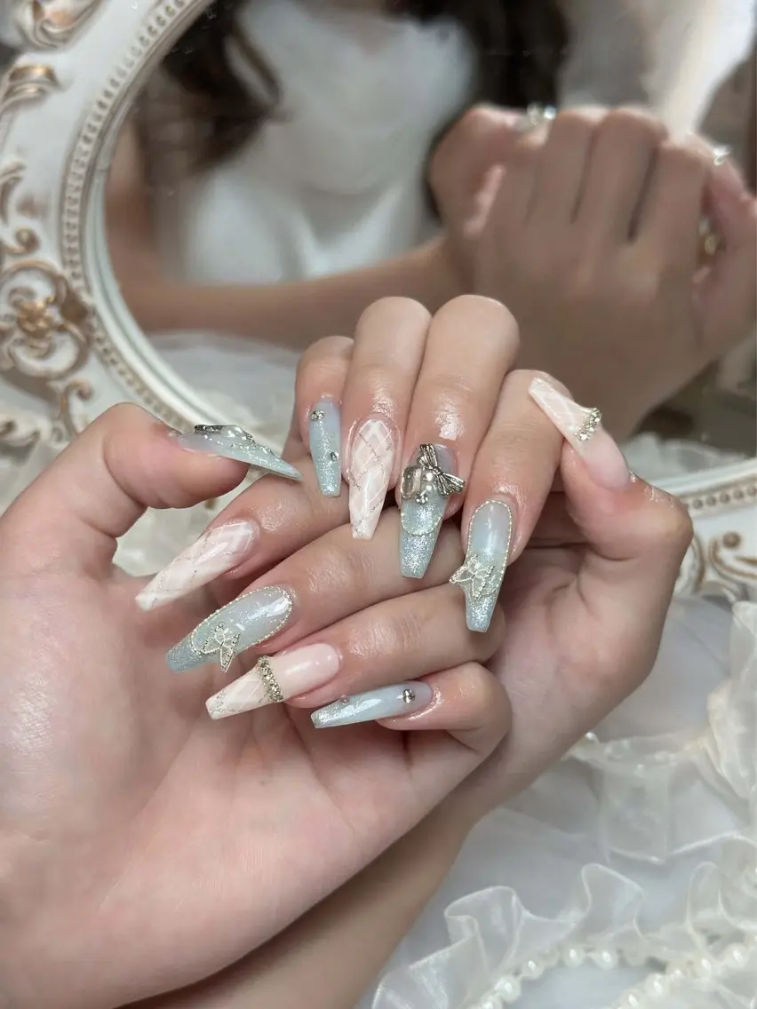 ネイル チークネイル ドット フレンチネイル グラデーション ハート ハンドネイル ハンドケア Eli Muse 新宿ネイルのネイルデザイン
