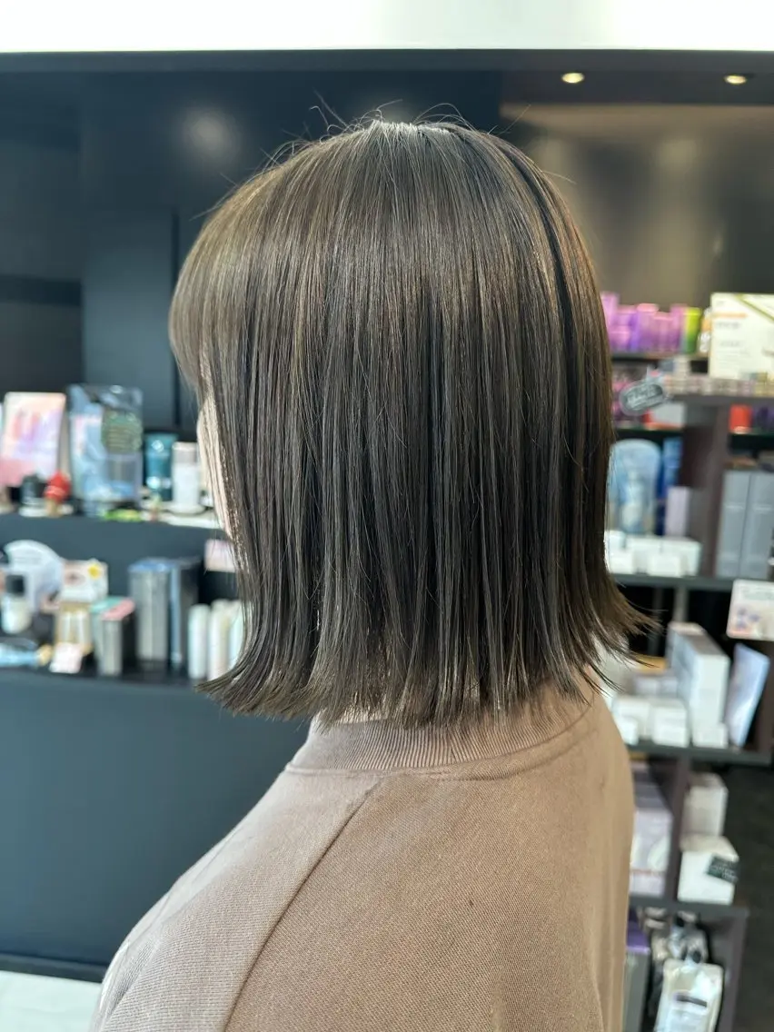 ミディアム カラー ボブ 外ハネヘア ya giのヘアスタイル