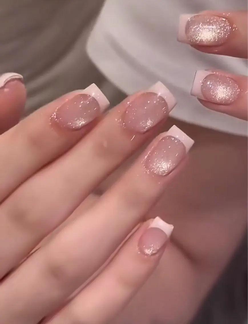 ネイル チークネイル 長さ出し フレンチネイル グラデーション キラキラネイル 中野駅から2分 MEO NAILのネイルデザイン