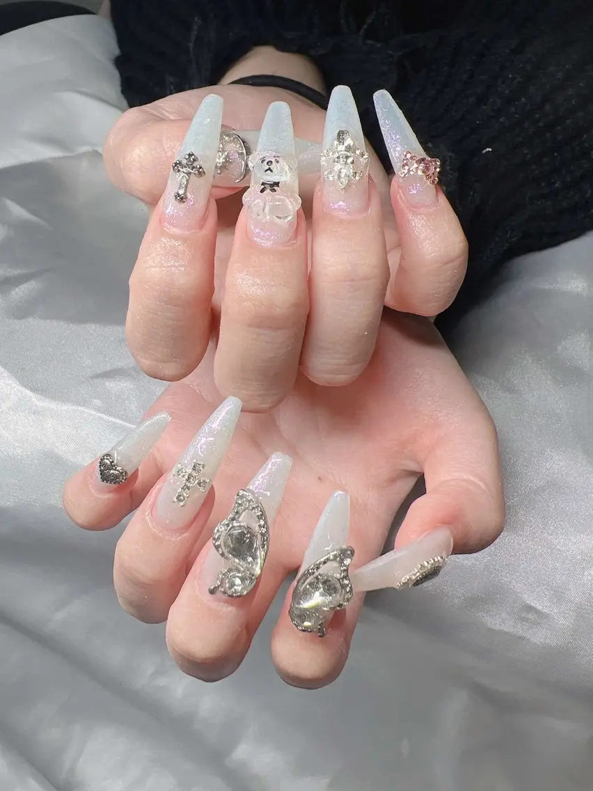 ネイル オーロラネイル チークネイル 長さ出し フットネイル フレンチネイル ハンドネイル Lee Nails チップ長さだし専門店のネイルデザイン