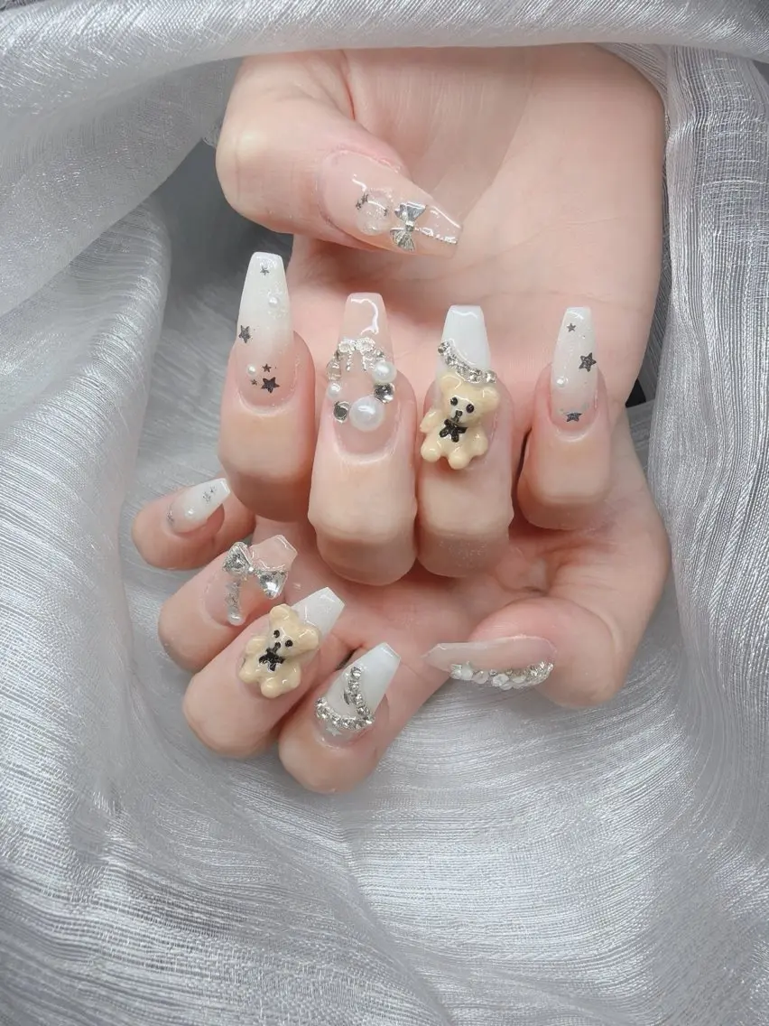 ネイル ハンドネイル Lee Nailsのネイルデザイン