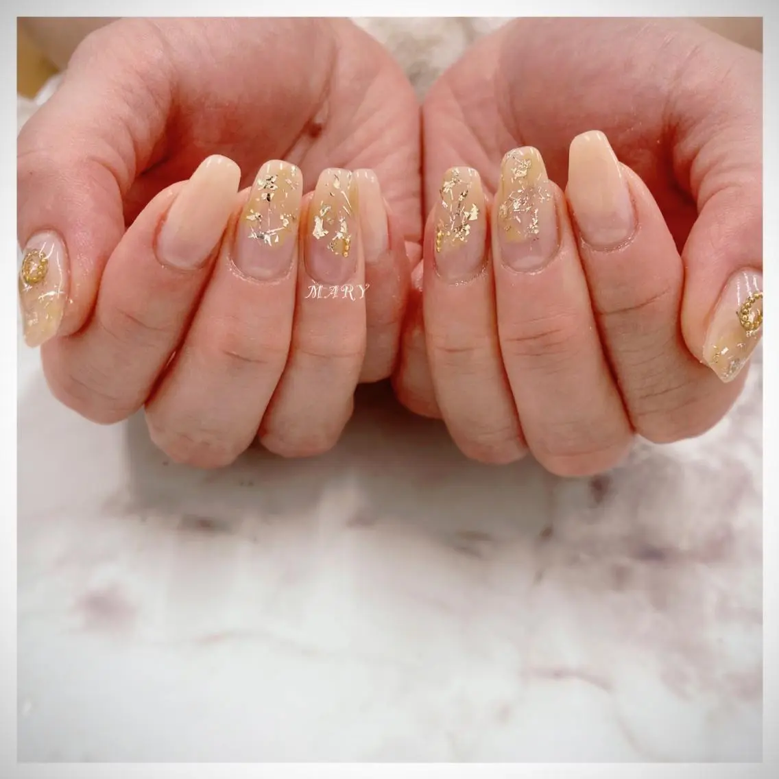ネイル ゴールド ロングネイル ニュアンスネイル スクエアネイル ハンドネイル Mary nail .narumiのネイルデザイン