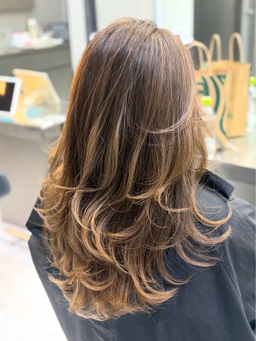 ロング カット アンナ🦋海外ヘア バレイヤージュのヘアスタイル