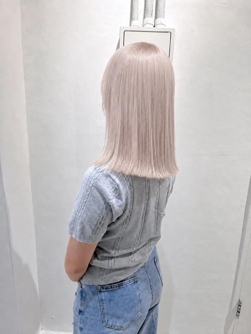 ミディアム カラー ブリーチ 似合わせカット Muミュー/ブリーチ ハイトーン Wカラーのヘアスタイル