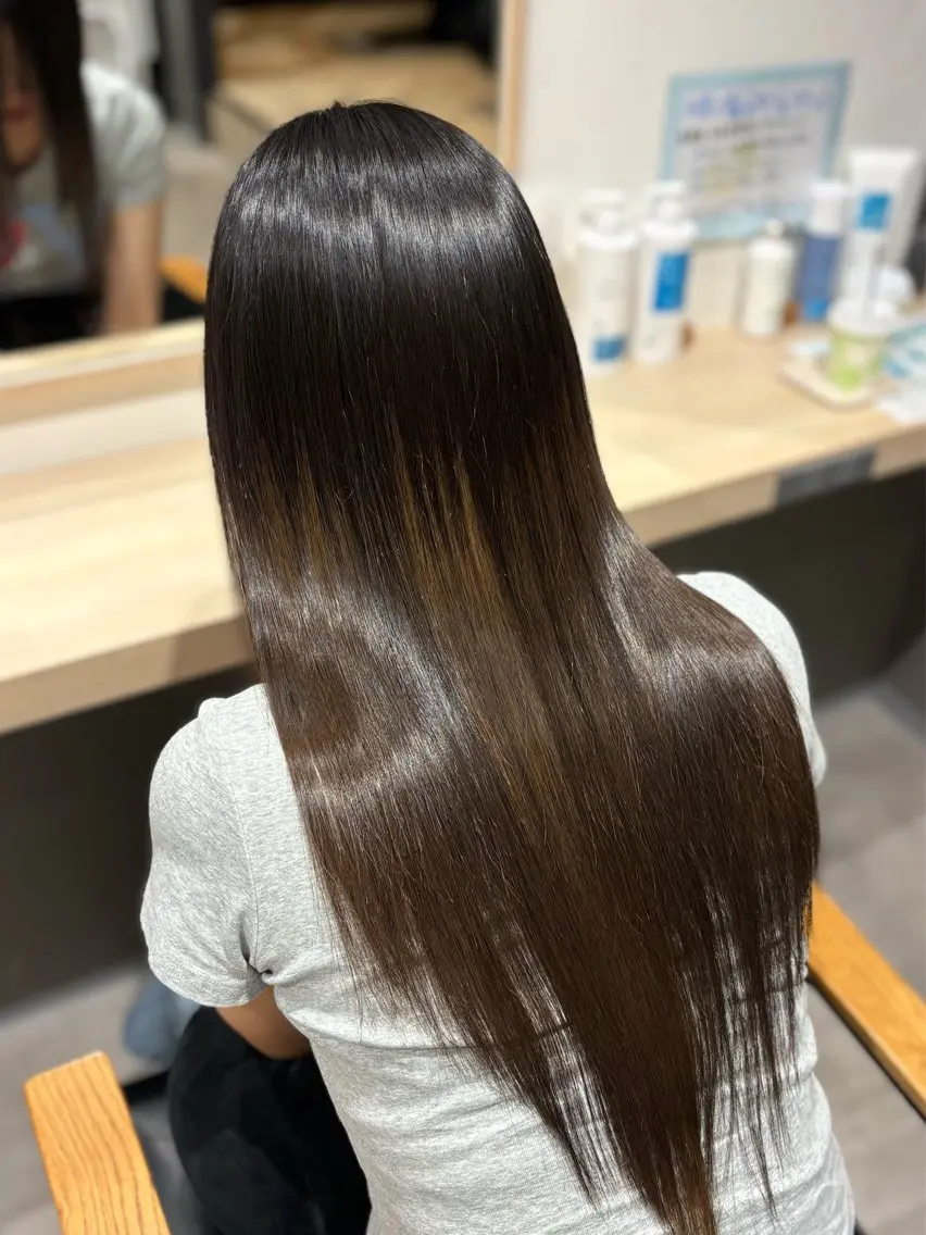 ロング 縮毛矯正 岡 茉梨花のヘアスタイル