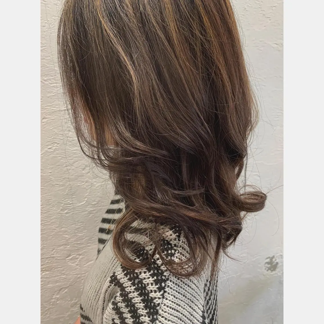 セミロング カラー fio マナミのヘアスタイル