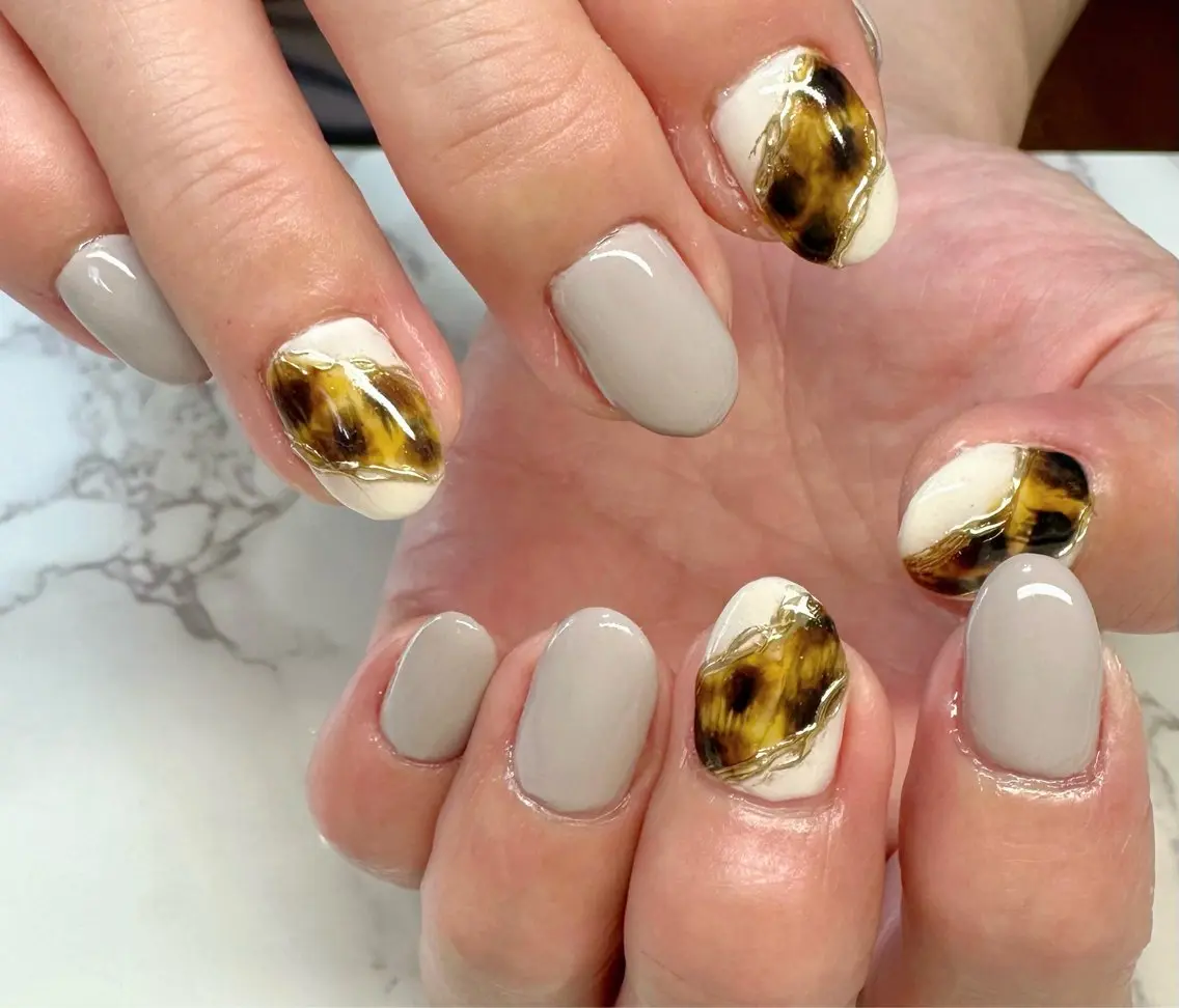 ネイル べっ甲ネイル ハート キラキラネイル ラメ(グリッター) マグネットネイル Mai’s nailのネイルデザイン