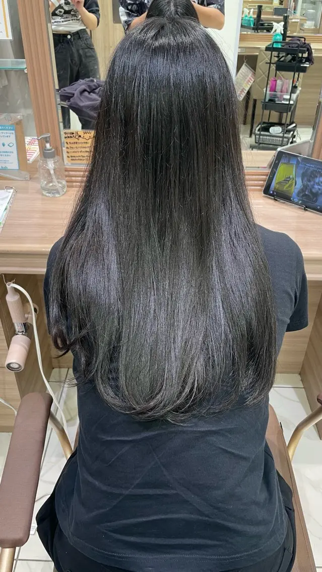 セミロング カット ヘアカラー ハイトーン募集中 💜✝️荒川優輝のヘアスタイル