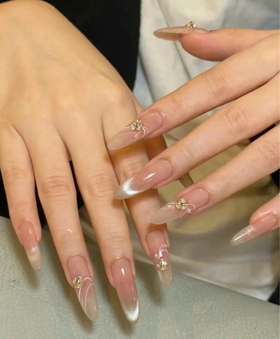 ネイル チークネイル 長さ出し フレンチネイル ガーリー 韓国ネイル sun nail池袋 モデル募集のネイルデザイン