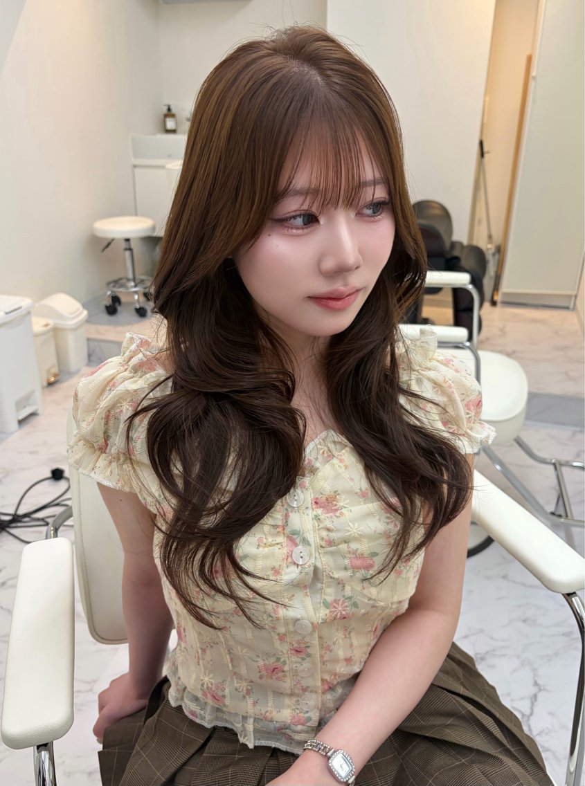 ロング カラー グレージュ 韓国風ヘア レイヤーカット ワンホンヘア カット ヘアカラー トリートメント 韓国ヘア/レイヤー Lily Wongのヘアスタイル
