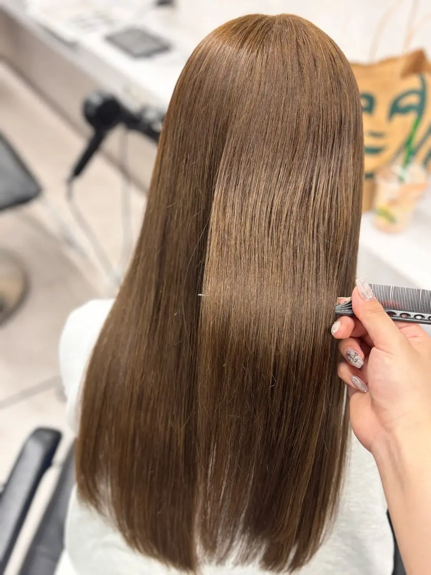 ロング カラー ベージュカラー オリーブベージュ ヘアカラー 🔆ハイトーン 🔆AYAKAのヘアスタイル