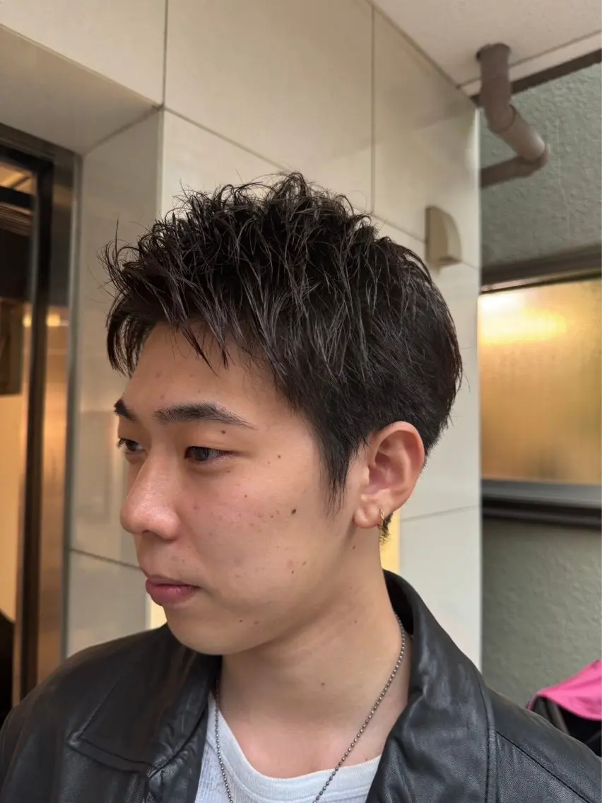 ショート メンズ アップバング 刈り上げ カット 艶カラー、パーマ 祥一朗 WAWAのヘアスタイル