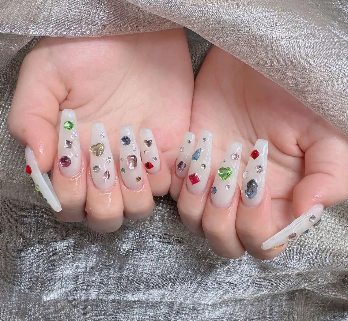 ネイル フレンチネイル ジェルネイル ガラスフレンチ ハロウィン ハート ハンドネイル H.baby Nail Salonのネイルデザイン
