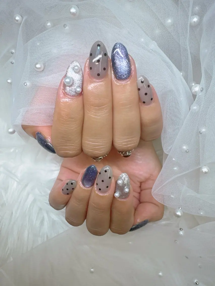 ネイル 成人式 フレンチネイル ジェルネイル ガラスフレンチ キラキラネイル ハンドネイル Queeens nailのネイルデザイン