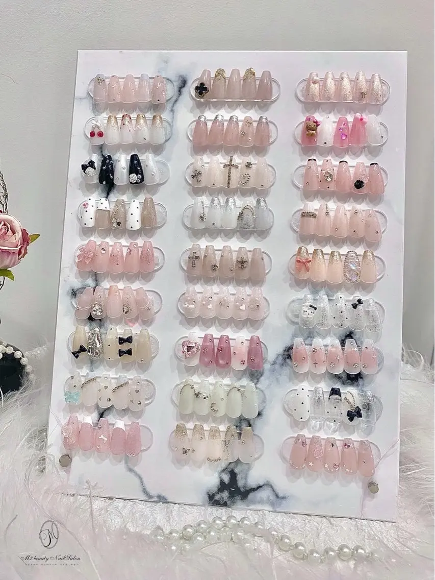 ネイル ハンドネイル M2 BEAUTY Marieのネイルデザイン