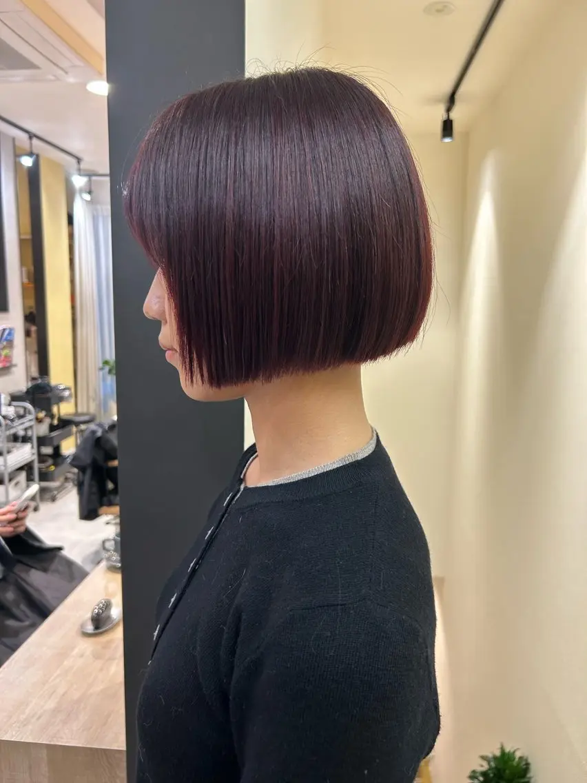 ショート カラー ボルドーカラー レッドカラー ボブ カット ヘアカラー トリートメント hubhair レイヤー/透明感のヘアスタイル