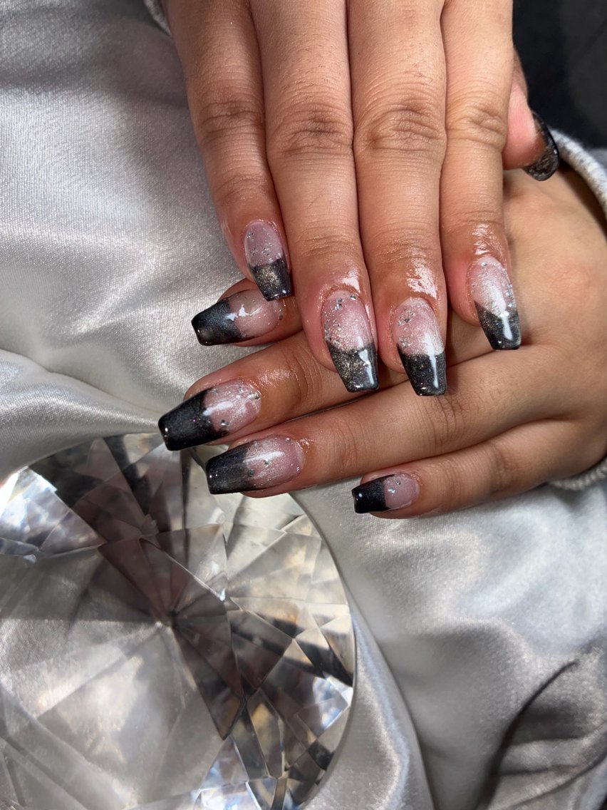 ミディアム ハンドネイル YOKOSUKA NAILS💅⚓️のネイルデザイン