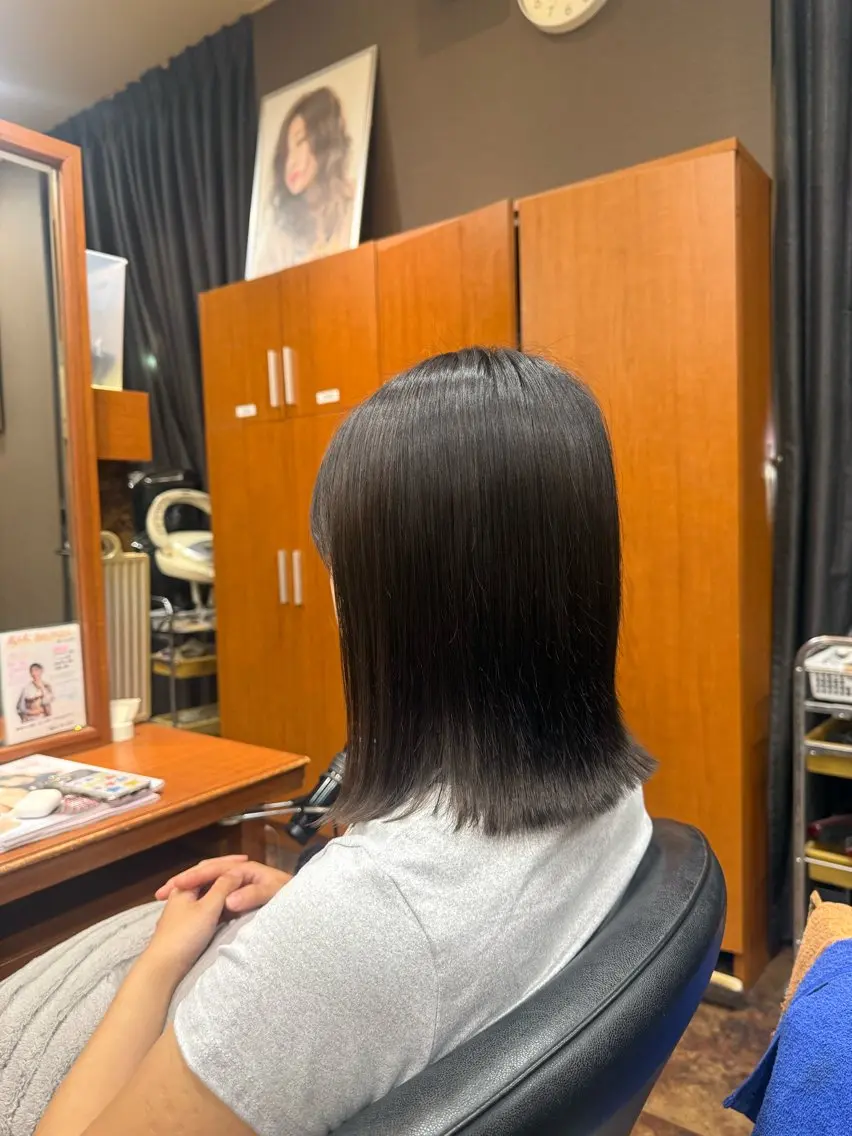 ミディアム カラー カット キクチ マナのヘアスタイル