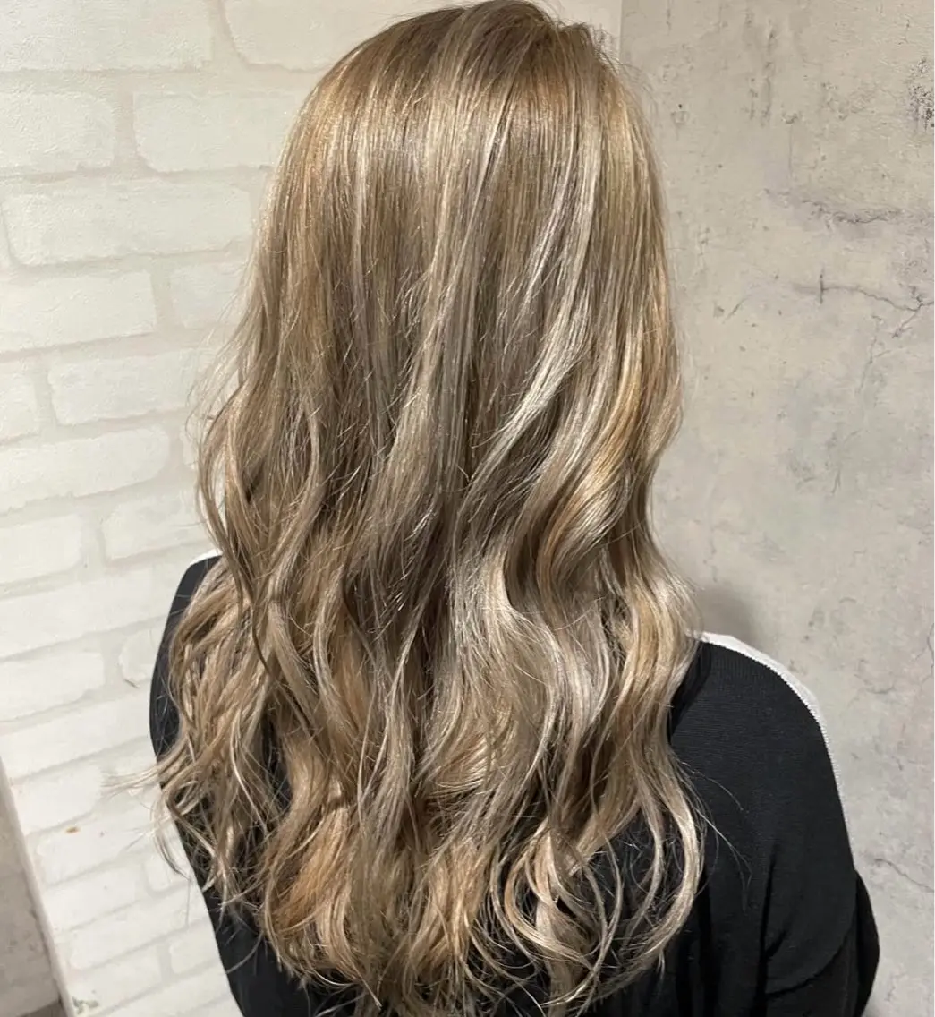 ロング カラー ヘアアレンジ ブロンド カット ヘアカラー トリートメント ヘアセット トップスタイリスト Shoyaのヘアスタイル