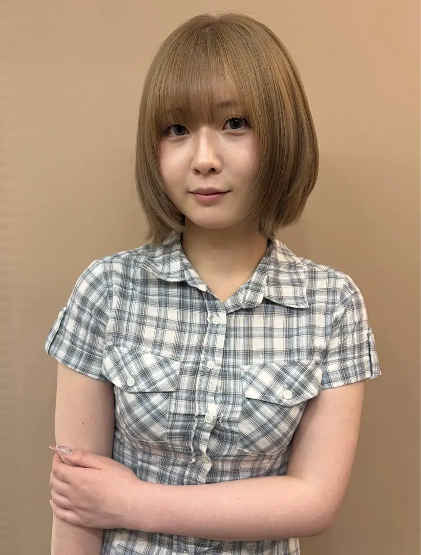 ショート カラー ベージュカラー ブリーチ ミルクティーベージュ ヘアカラー [lani ] konatsuのヘアスタイル