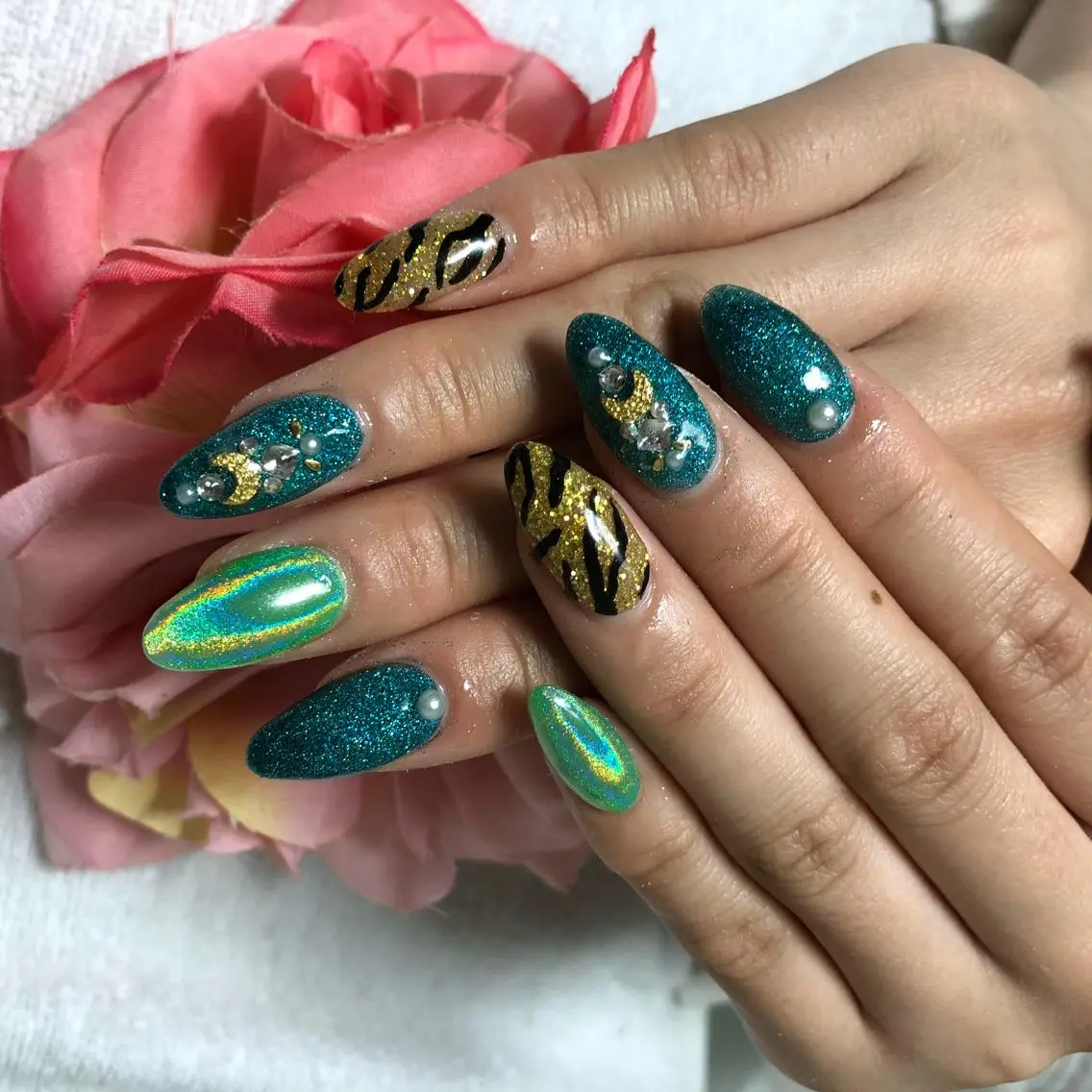 ミディアム ネイル アートネイル ハンドネイル 《LB》ラブリエ Nail&eyeのマツエク・マツパデザイン