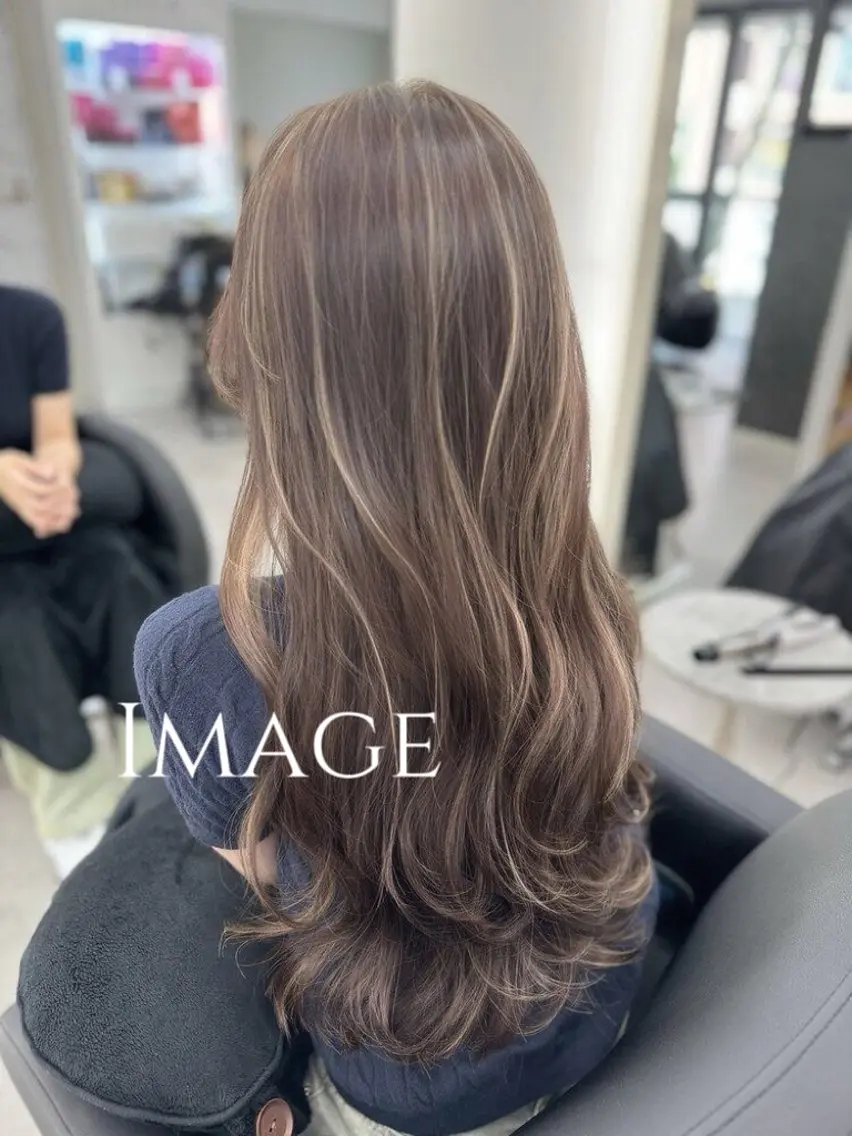 ミディアム ハイライト 🤍モテレディヘア 🤍Hitohaのヘアスタイル