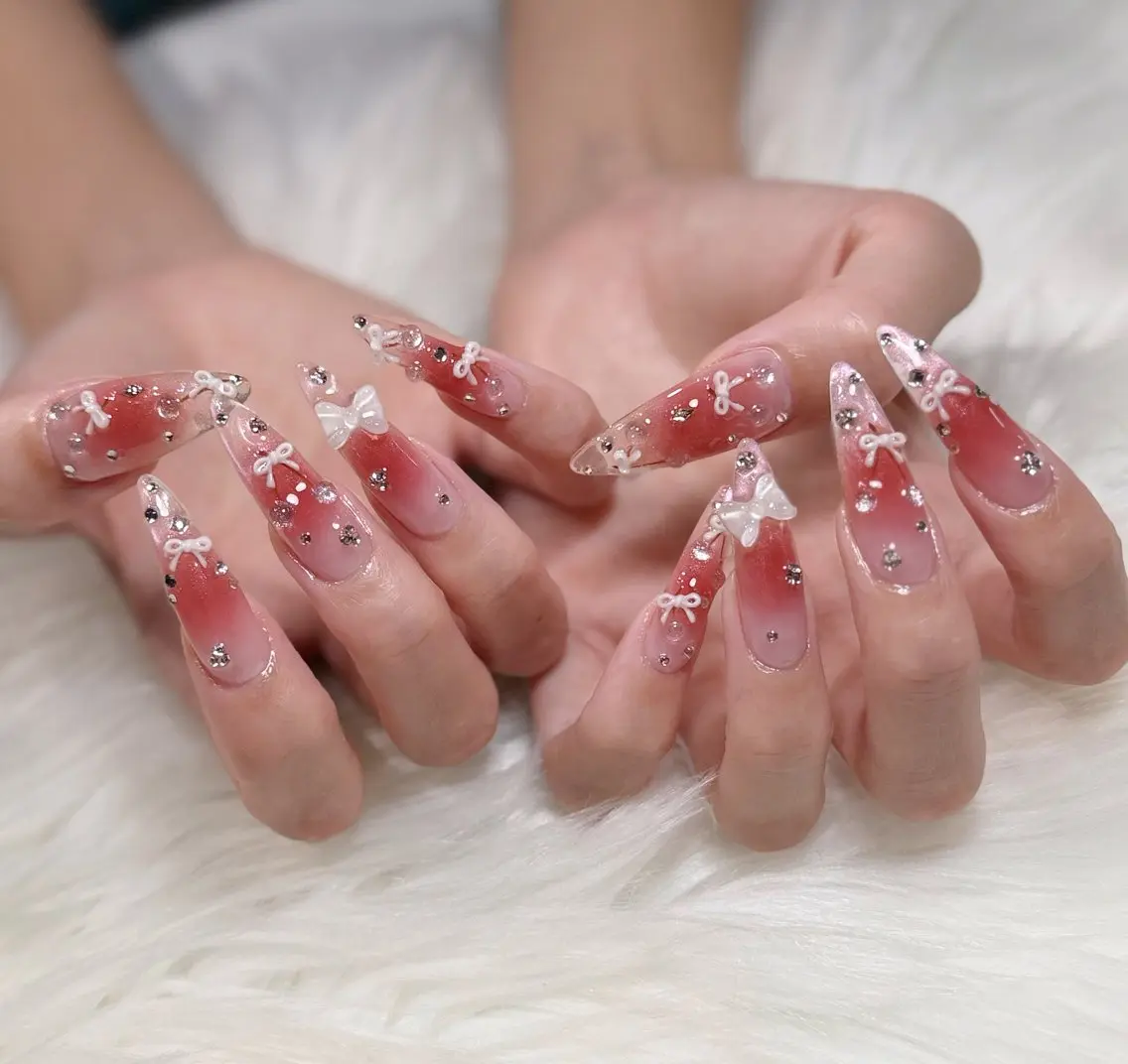 ネイル オーロラネイル チークネイル フットネイル フレンチネイル ジェルネイル ハンドネイル Nichi Nailsのネイルデザイン