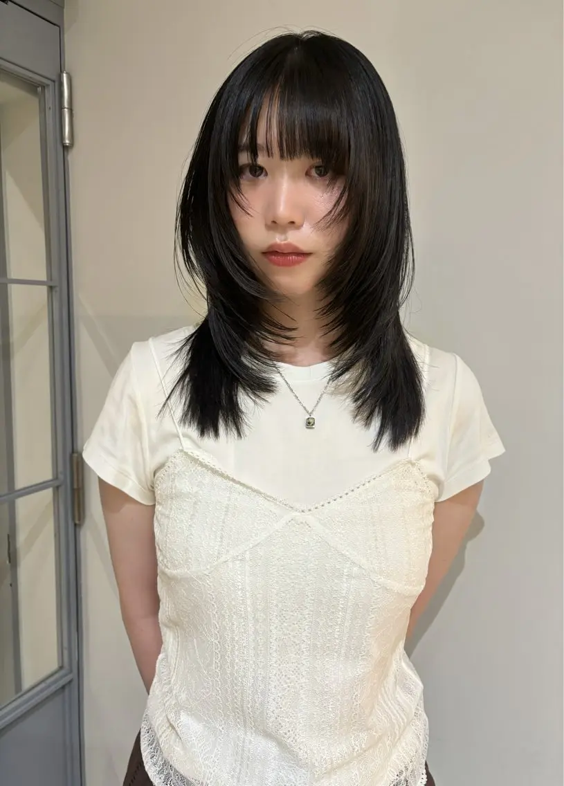 ミディアム 顔周りカット レイヤーカット kanon レイヤー・ボブのヘアスタイル