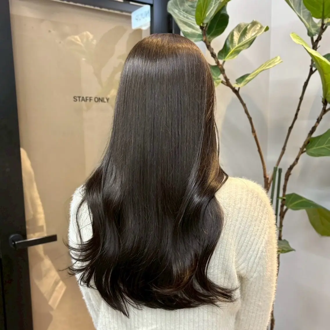 ロング カラー 吉沢 寧々のヘアスタイル
