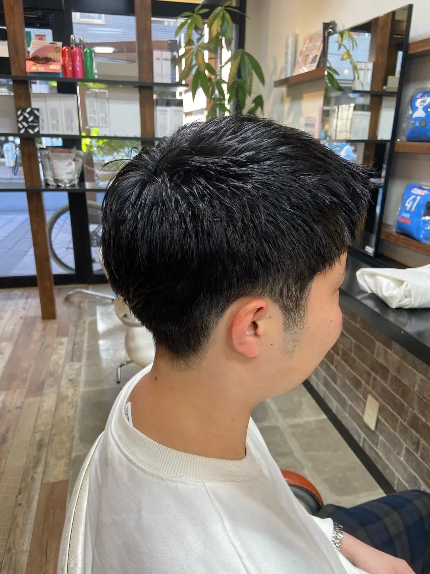 メンズ 刈り上げ カット イツキ🌕デザインカ ラー🥨髪質改善🫧のヘアスタイル