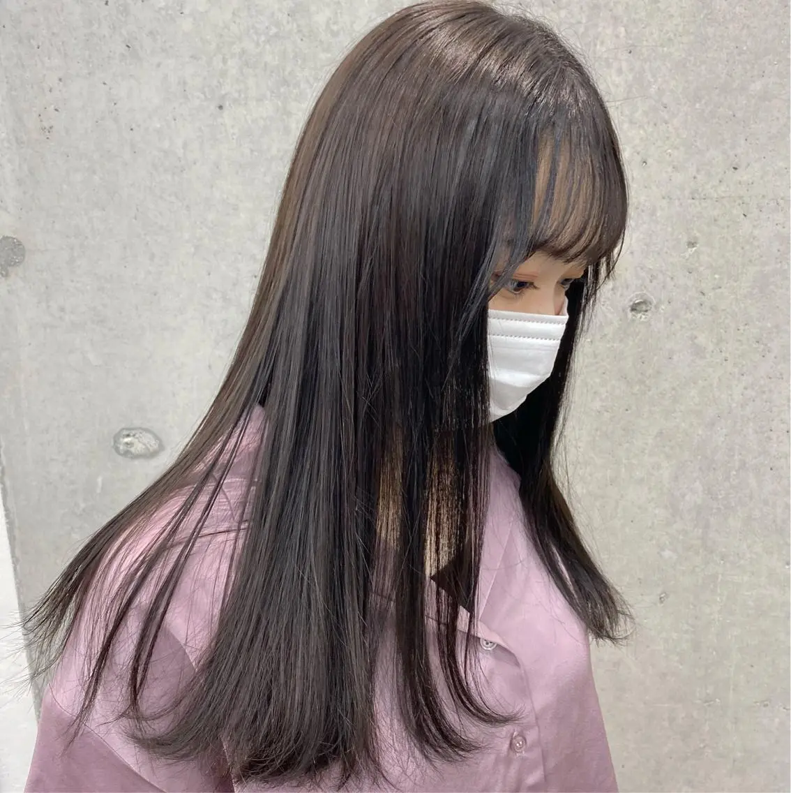 ロング カラー オリーブ/アッシュ やわらか透明感カラーのヘアスタイル
