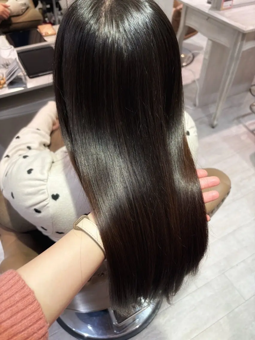 ロング 縮毛矯正 菅野 凪紗のヘアスタイル