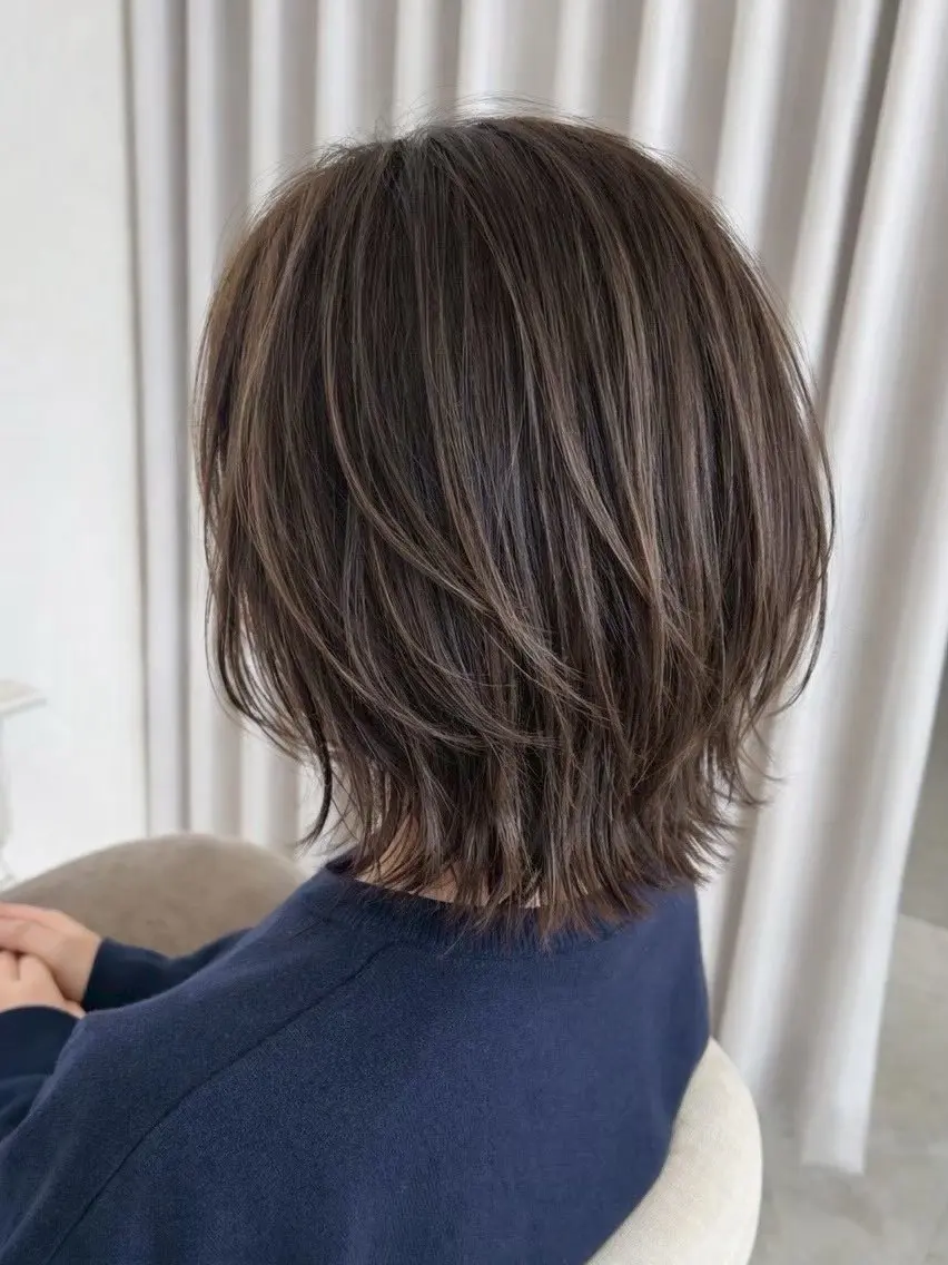 ショート カラー 大谷 真央のヘアスタイル