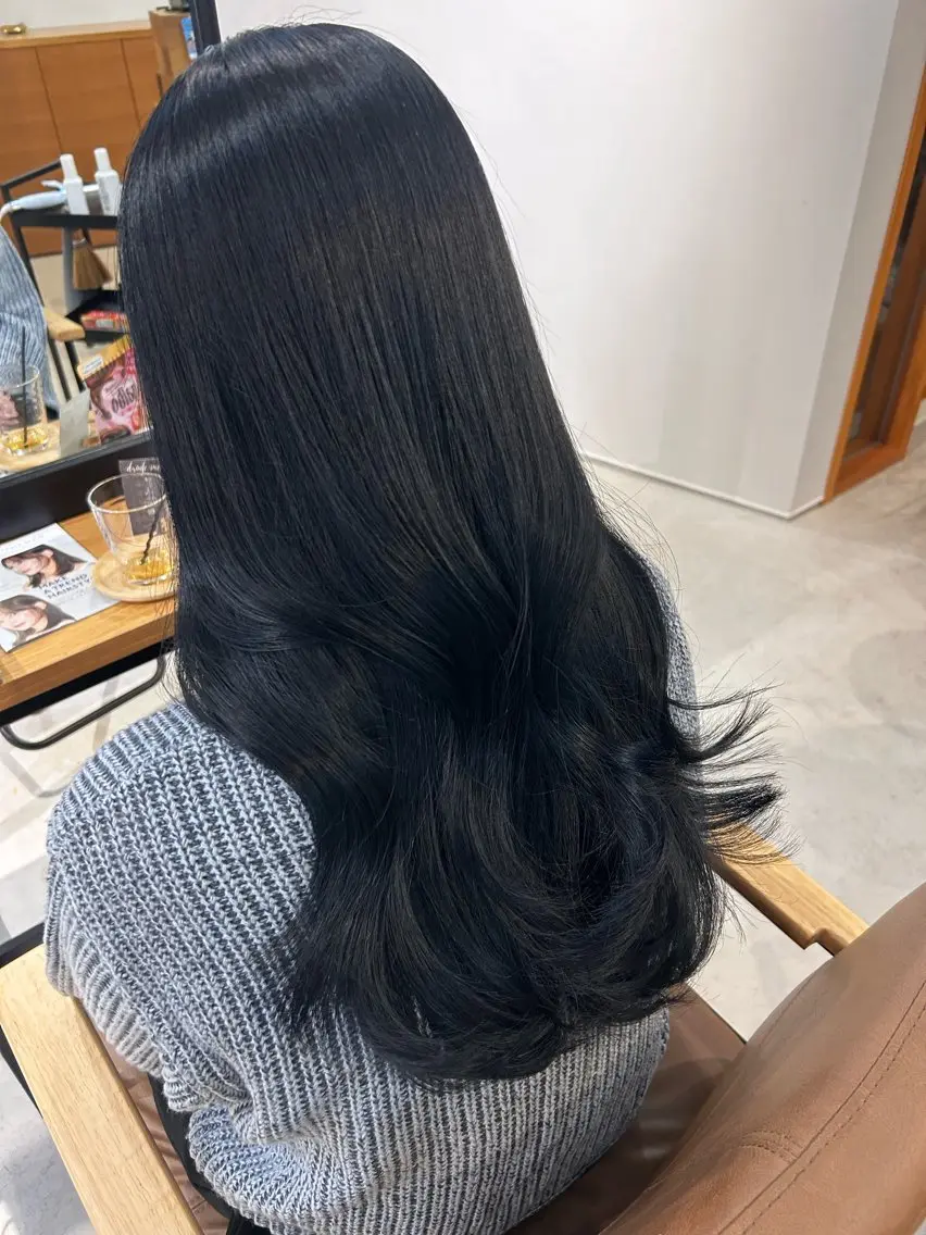 ロング See. HIKARIのヘアスタイル