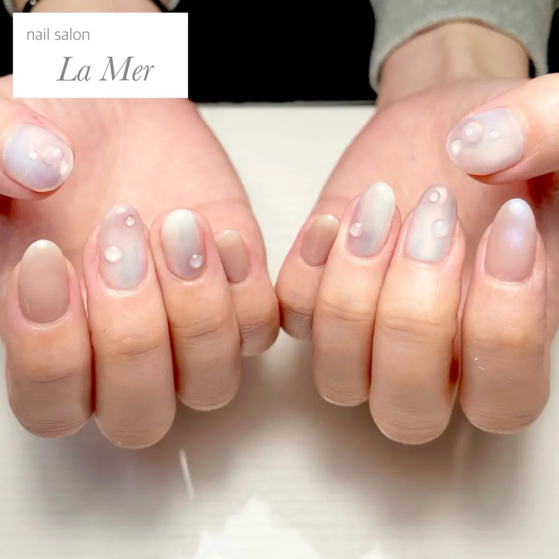 ネイル オーロラネイル ニュアンスネイル ピンク ぷっくりネイル 春ネイル ハンドネイル nailsalon La Merのネイルデザイン