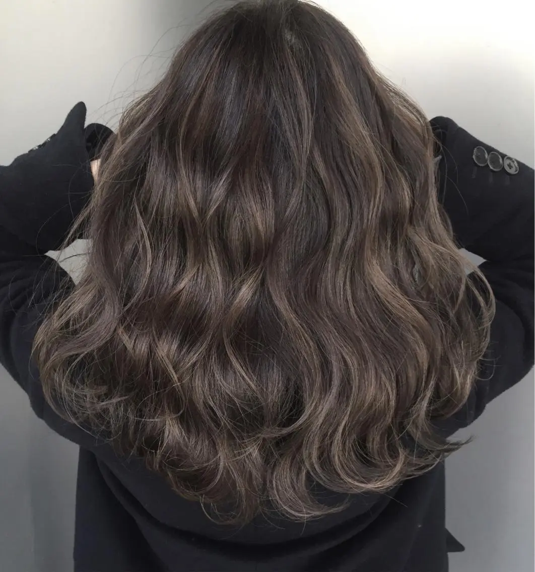 セミロング カラー パーマ ヘアアレンジ 【公式】amble luxe池袋東口🩷のヘアスタイル