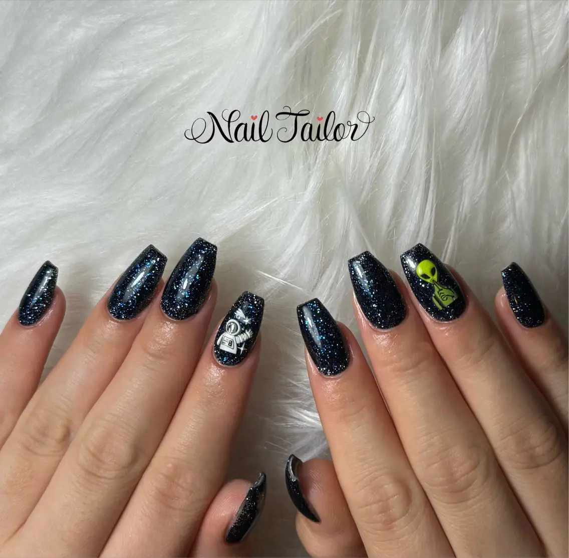 ネイル キラキラネイル ラメ(グリッター) ネイビー ショートネイル ハンドネイル NailTailor ネイルテイラーのネイルデザイン